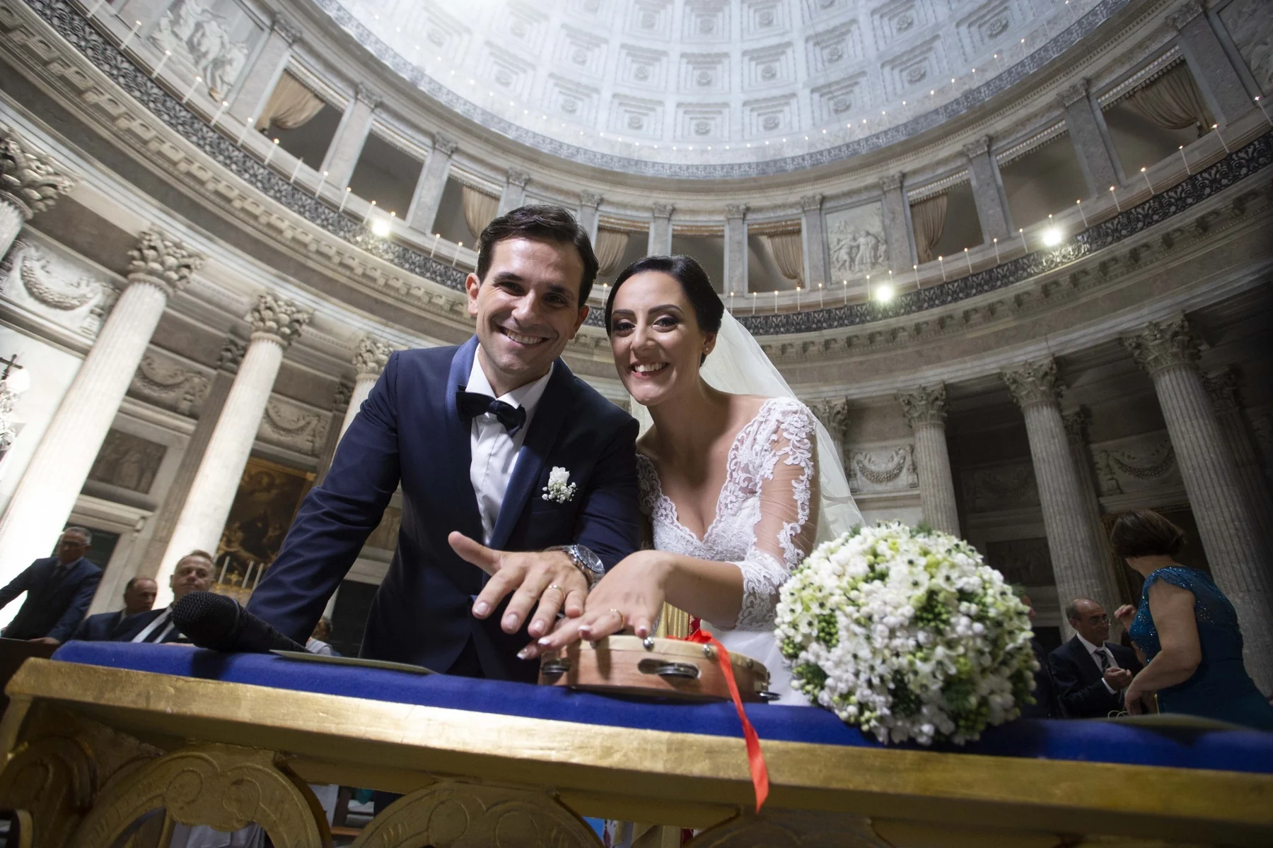 Momento spontaneo durante la cerimonia di matrimonio